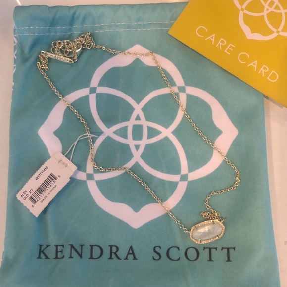 Kendra Scott Pendant Necklace - Picture 4 of 5